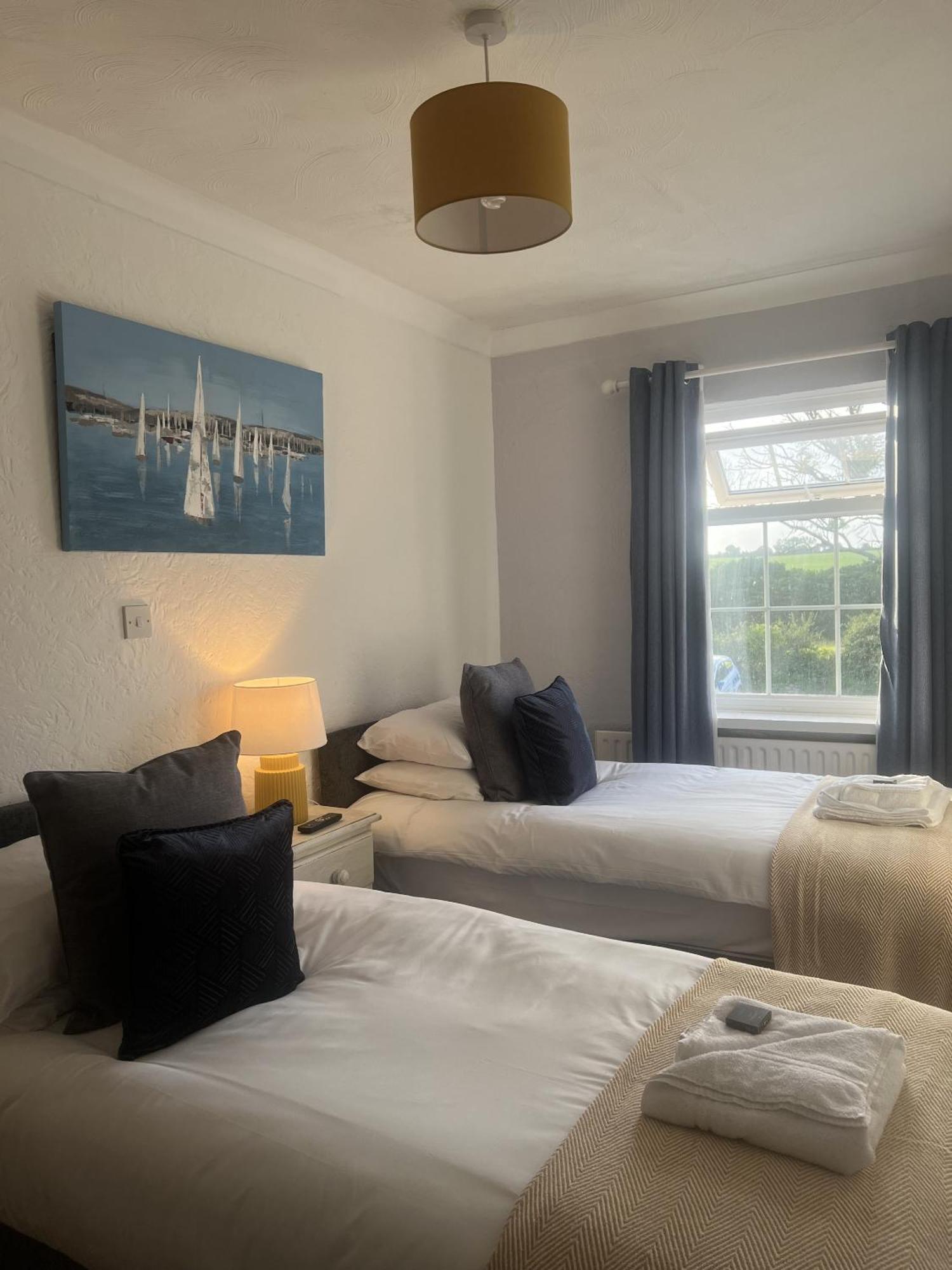 Ty Dderw Country Inn Moelfre Chambre photo
