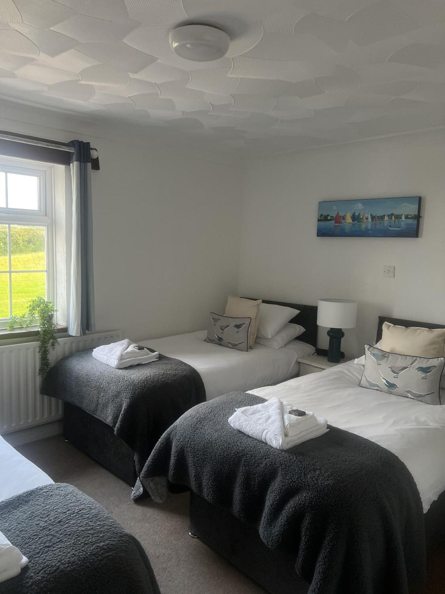 Ty Dderw Country Inn Moelfre Chambre photo