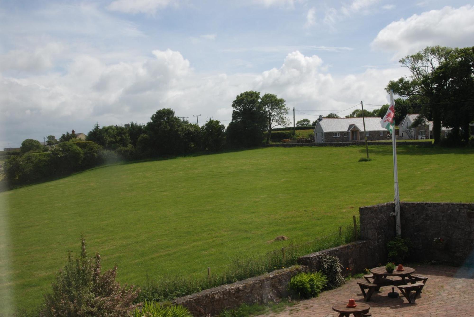 Ty Dderw Country Inn Moelfre Extérieur photo