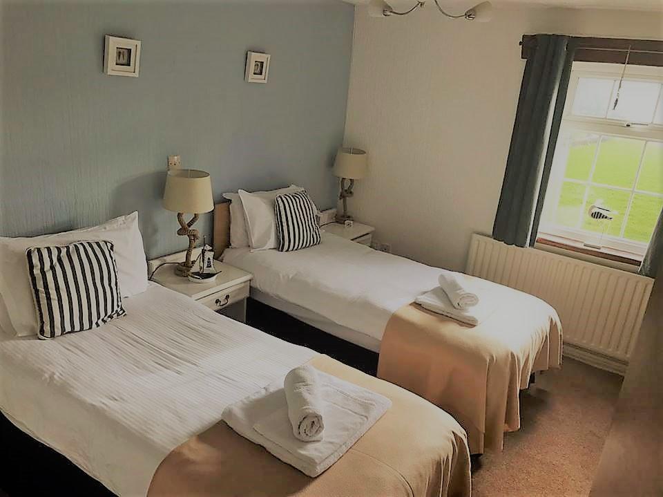 Ty Dderw Country Inn Moelfre Extérieur photo